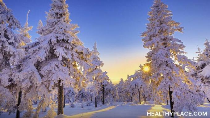 Apakah Anda bisa mengatasi musim dingin dengan baik? Jika tidak, cobalah saran ini untuk membantu mengendalikan depresi musim dingin. Pelajari mereka di HealthyPlace.