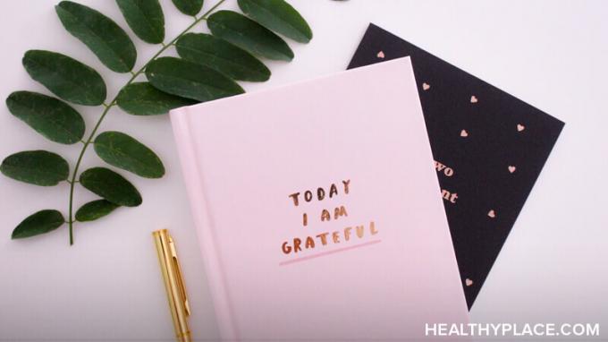 Membuat jurnal positif adalah kebiasaan yang dapat mengubah hidup Anda, jadi mengapa tidak banyak dari kita yang melakukannya? Cari tahu alasannya di HealthyPlace. 