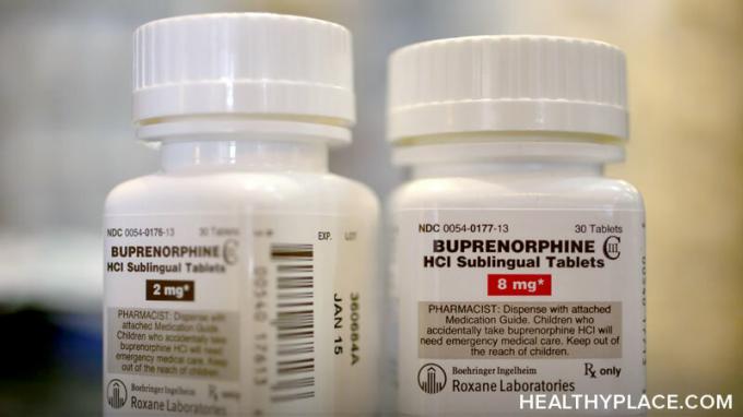 Daftar obat penghilang rasa sakit resep opioid, penggunaannya, dan bagaimana orang yang mengambil pil opioid beralih dari penggunaan yang sah menjadi penyalahgunaan. Detail tentang HealthyPlace.