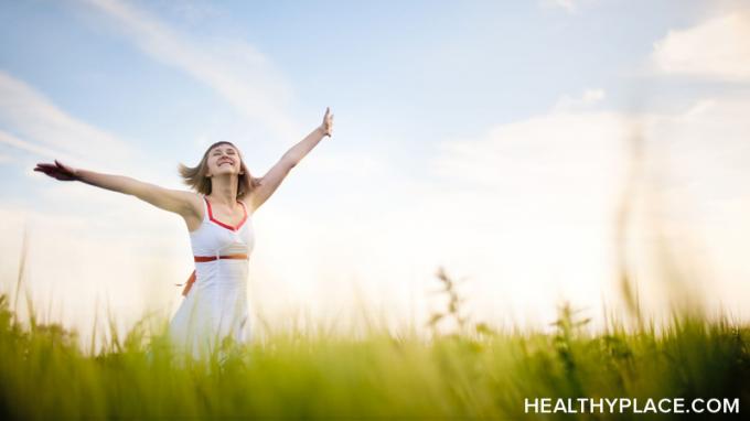 Anda dapat meningkatkan kesehatan mental dan kesejahteraan Anda meskipun menghadapi kesulitan. Pelajari beberapa cara praktis untuk meningkatkan kesejahteraan Anda di HealthyPlace.com