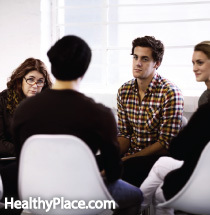 Kebanyakan orang ingin memulai terapi kelompok untuk pertama kalinya. Pelajari mengapa ada yang takut dengan terapi kelompok dan cara mengatasi ketakutan itu.